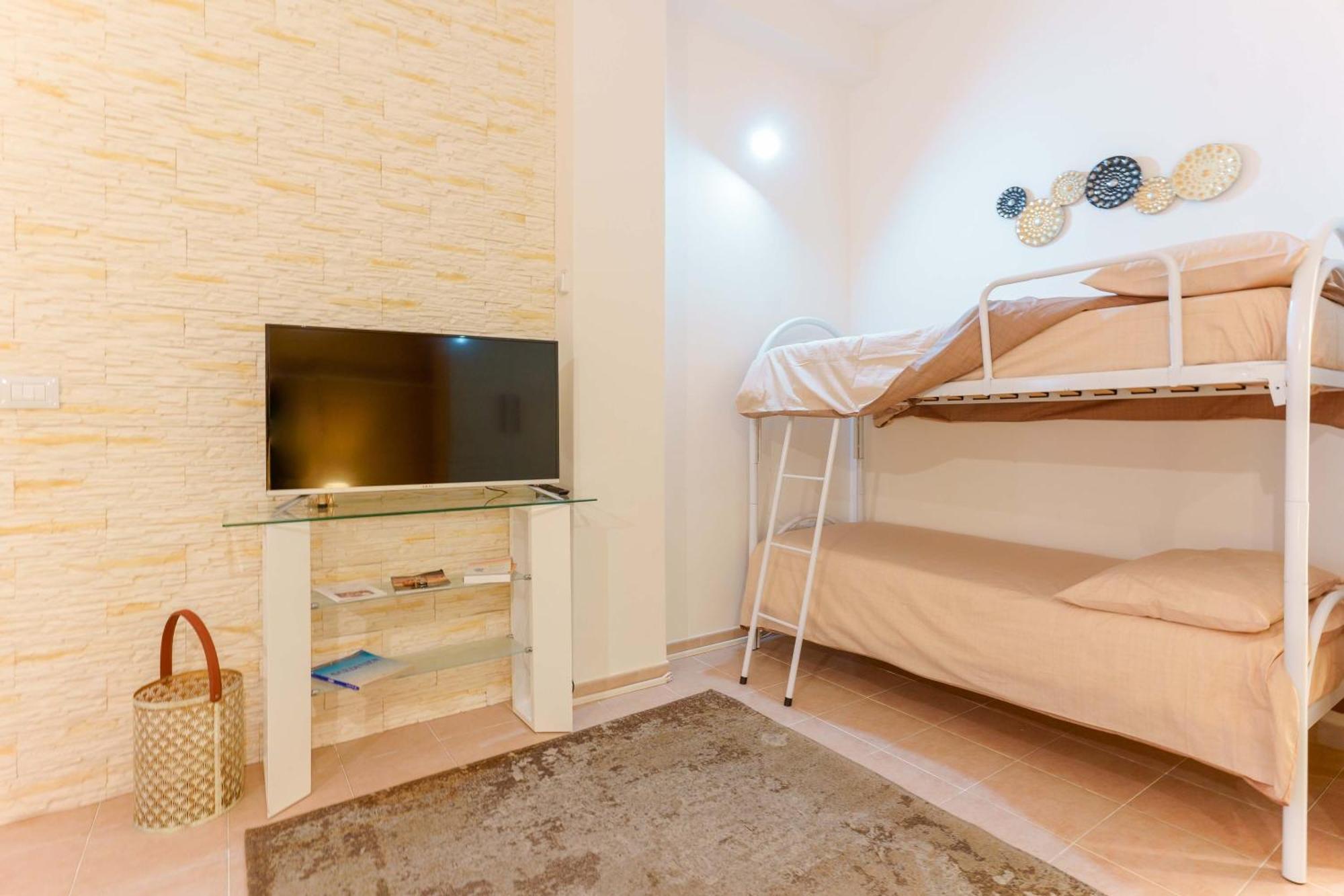 Montellino'S Suite Oro SantʼAntìoco Exteriör bild